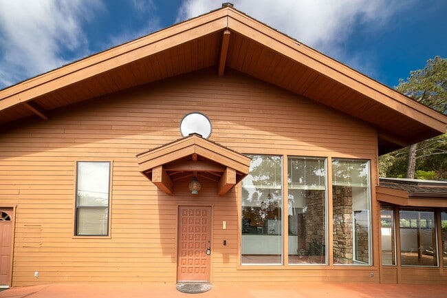 Building Photo - Unique Carmel Highlands 2 Bed, 2 Bath + Sunroom & Office