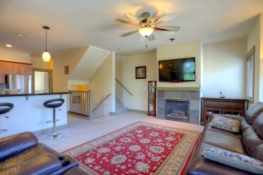 Foto del edificio - Luxury Bothell Townhome For Rent! 2 Car Ga...