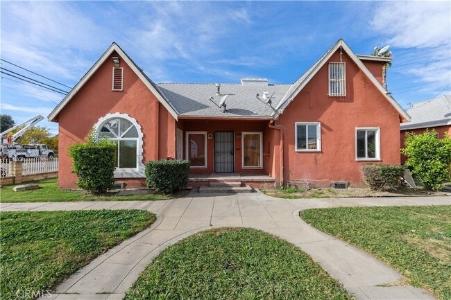 Photo - 272 W 9th St Townhome