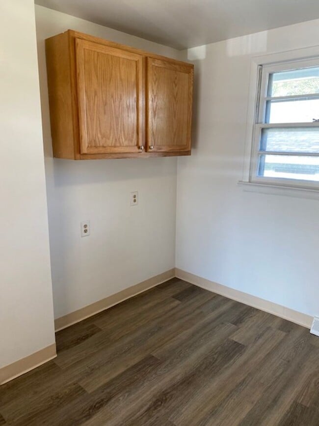 Building Photo - 928 Northway St