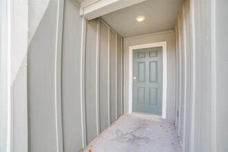 Building Photo - 10054 Bur Sedge