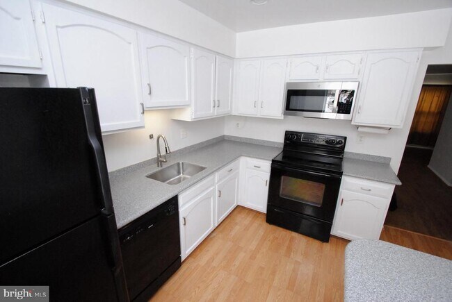 Building Photo - 1500 Tanyard Hill Rd