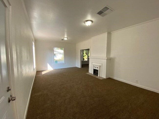 Building Photo - 1301 Taylor St
