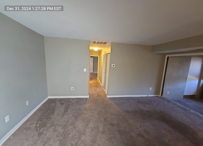 Foto del edificio - 9633 Whiteacre Rd