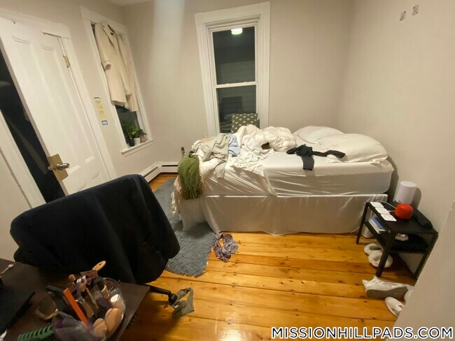 Foto del edificio - 1574 Tremont St