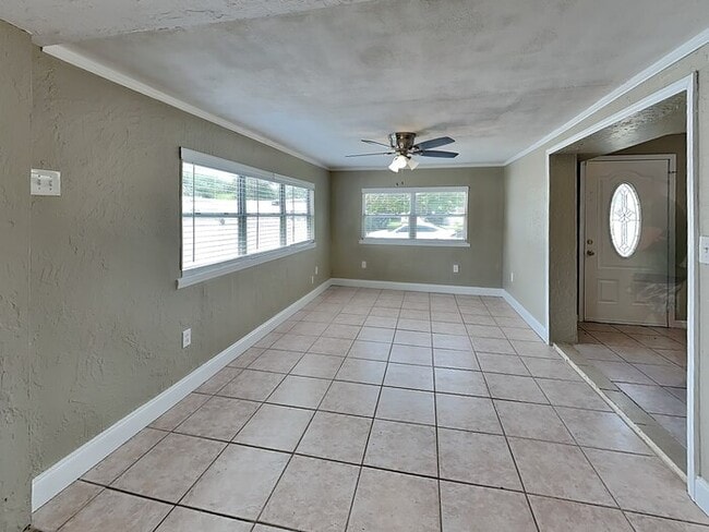 Foto del edificio - 2514 10th Ave Dr E