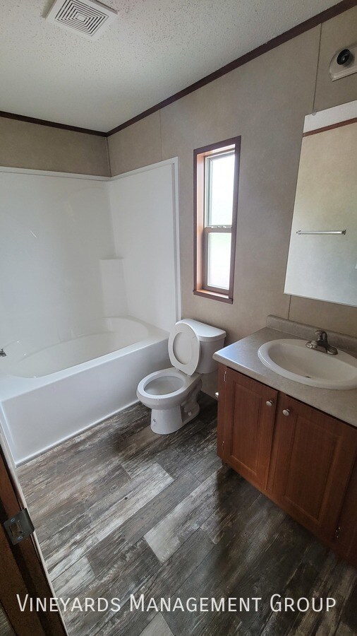 Foto del edificio - Now leasing