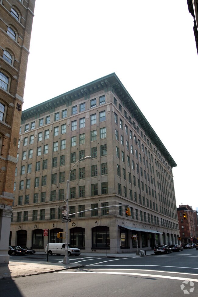 Building Photo - Tribeca Summit