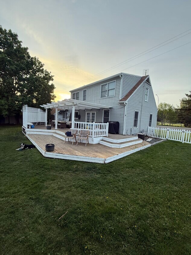 Foto principal - 1208 E Mountain View Ave