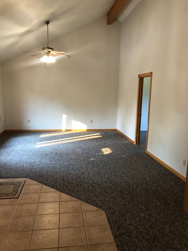 Building Photo - 500 Main St