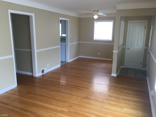 Building Photo - 3 br, 1.5 bath House - 18011 Oak Ave