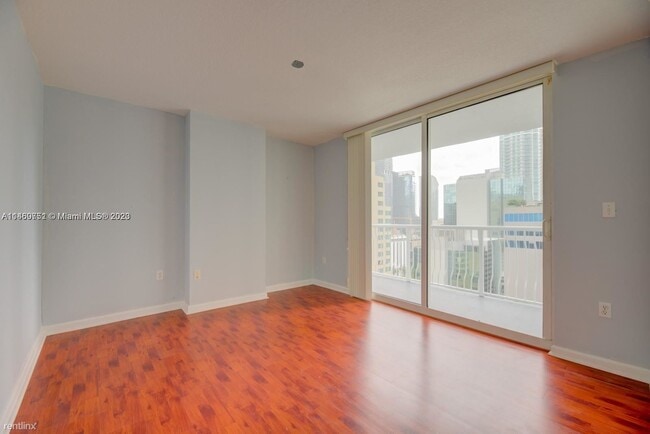 Building Photo - 3 br, 2 bath Condo - 1200 Brickell Bay Dr ...