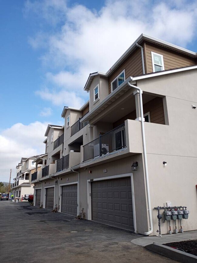 Building Photo - 21091 Wilbeam Ave