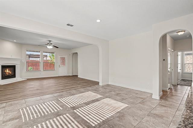 Building Photo - 729 Rebecca Ln