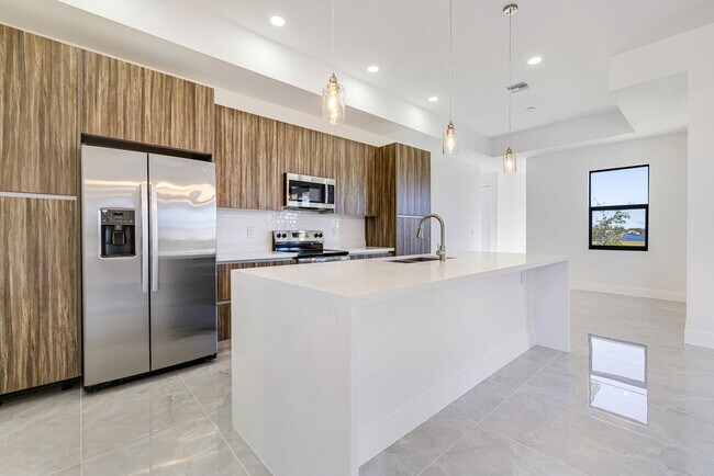 Foto del edificio - Brand-New Coastal Retreat | 4BR Home in NW Cape Coral