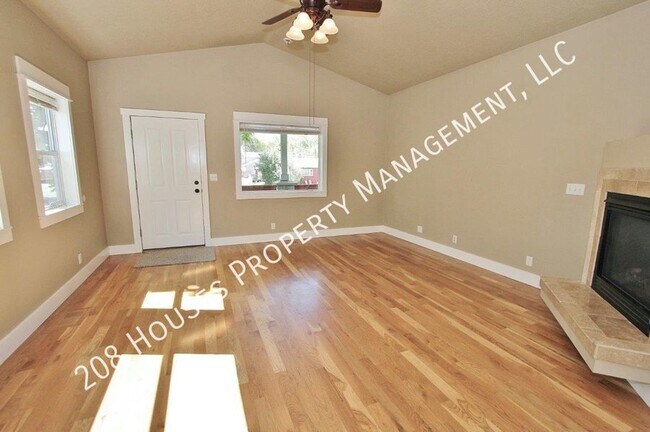 Foto del edificio - Craftsman Style Home on the Boise Bench