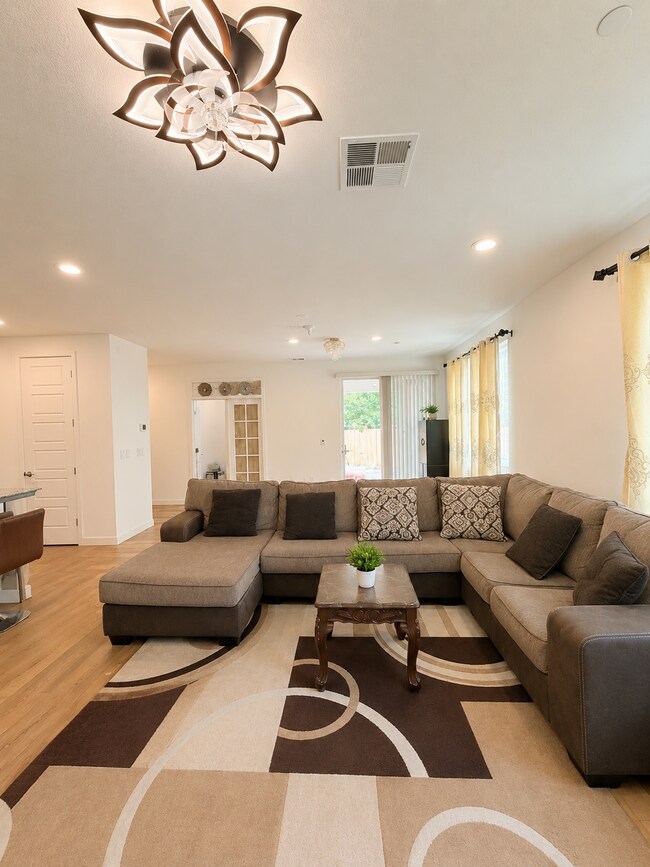 Foto del edificio - 5401 Hames Valley Ln