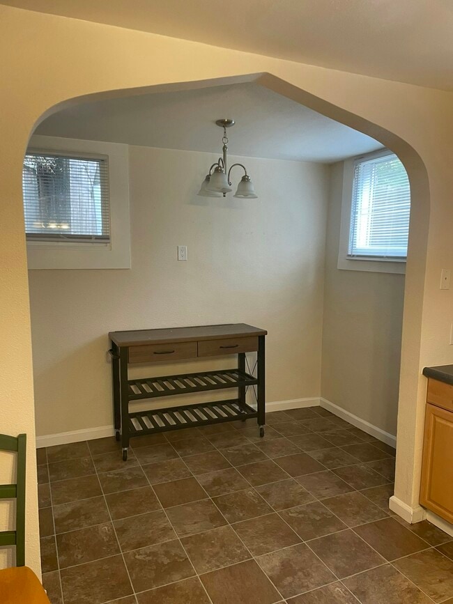 Foto del edificio - 254 E 4th Ave