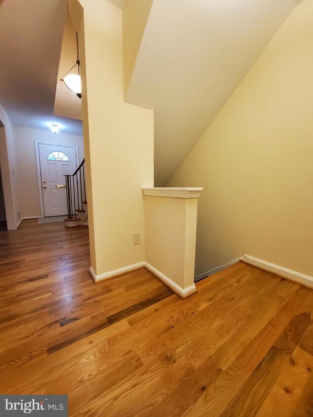 8345 Wickham Rd, West Springfield, VA 22152 Townhome Rentals in West