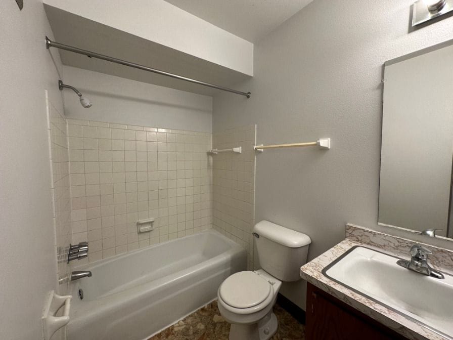 Primary Photo - 2869 S 6th St