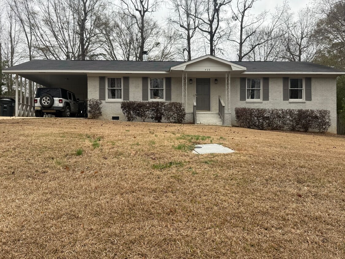 Foto principal - Beautiful 3 bedroom, 2 bath home in Opelika