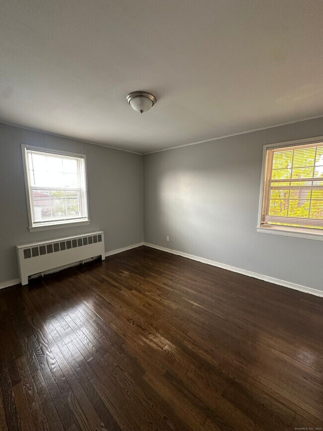 Foto del edificio - 114 Hillcrest Ave