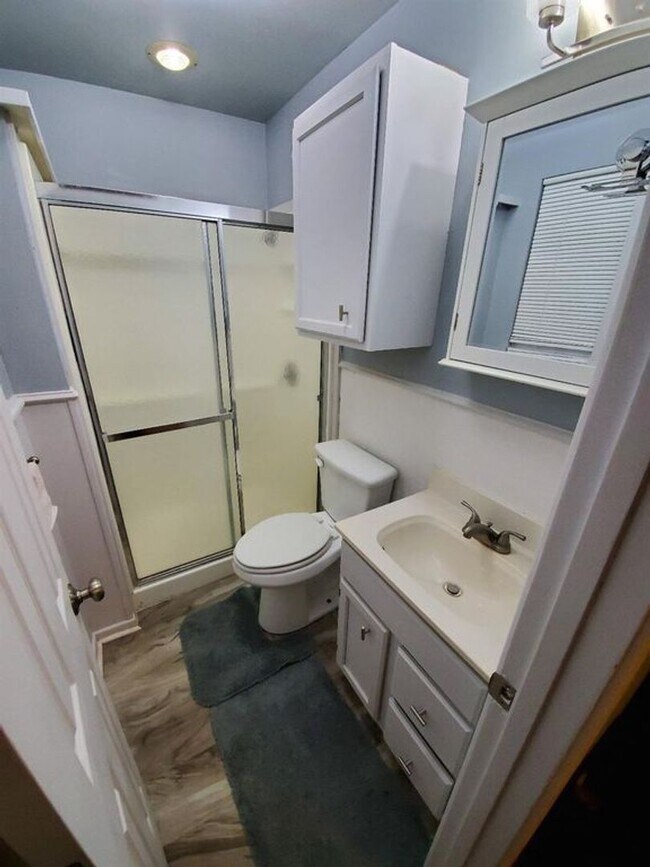 Building Photo - Cute 3 bed 2 bath perfect for you to call ...