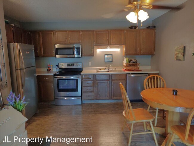 Building Photo - 2 br, 1 bath House - 3708 S Terry Ave  Apt...