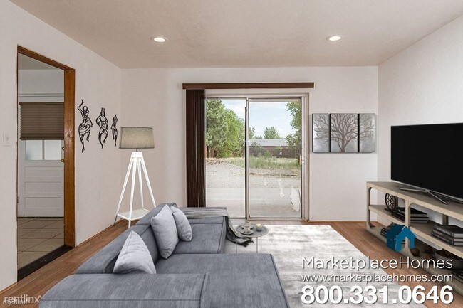Foto del edificio - 2 br, 1 bath Duplex - 1610 Jay St # B