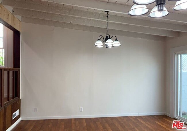 Building Photo - 5438 Fernwood Ave