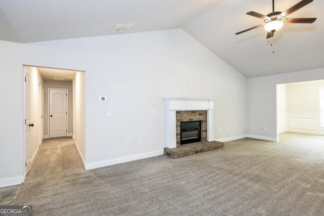 Foto del edificio - 84 Heartland Cir