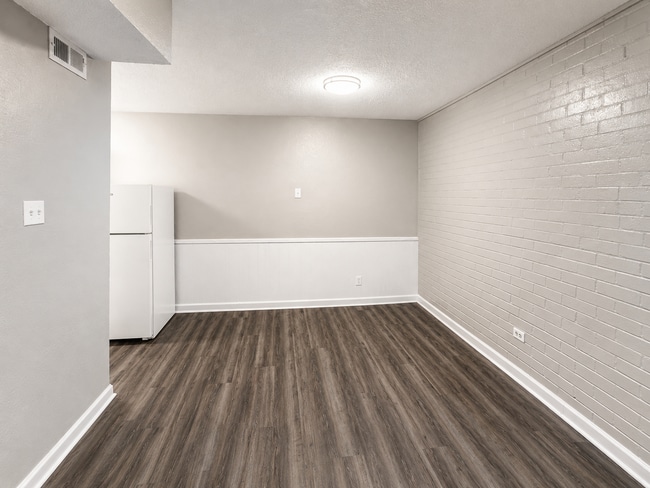 Building Photo - Spanish Cove Apartments