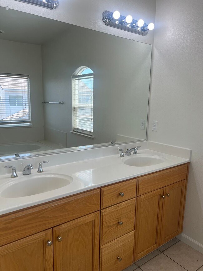 Building Photo - WELCOME HOME