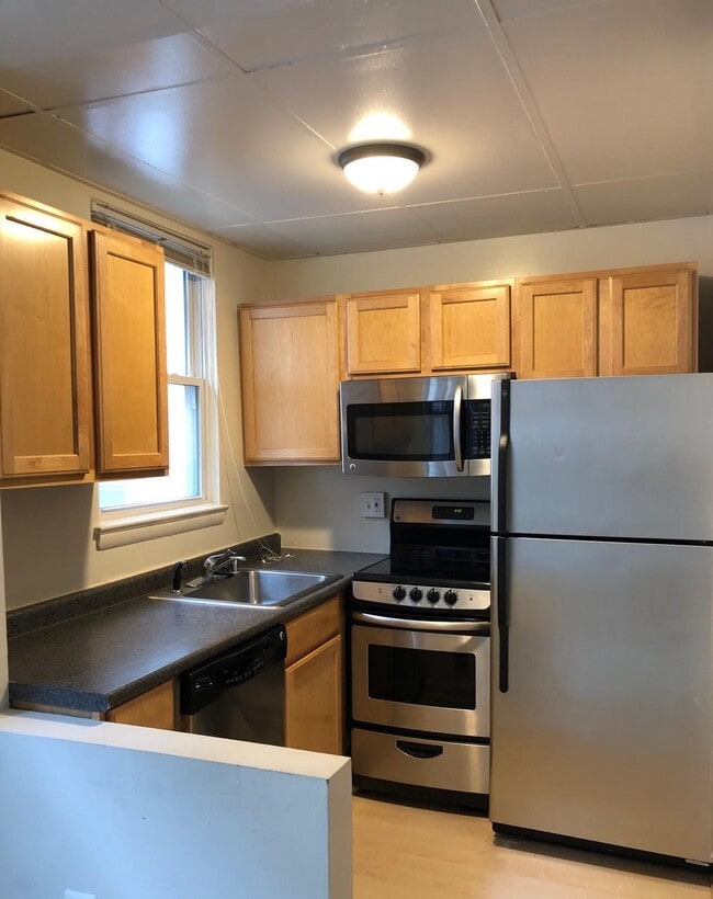 Kitchen - 3218 Wisconsin Ave NW