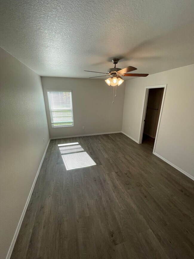 Building Photo - *Pre-leasing* Three Bedroom | Two Bath Hom...