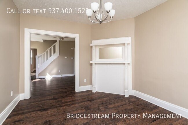 Foto del edificio - Updated 2 bedroom, 1 bath duplex in West D...
