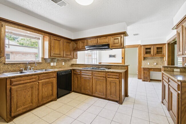 Foto del edificio - 5914 Havenwoods Dr