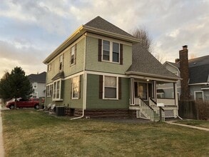 Building Photo - 1429 11th Ave