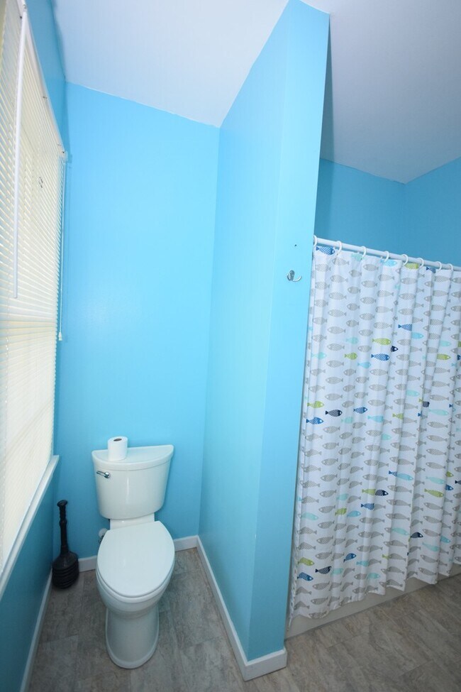 Foto del edificio - 3 Bed 2 Bath with Large Backyard Close to ...