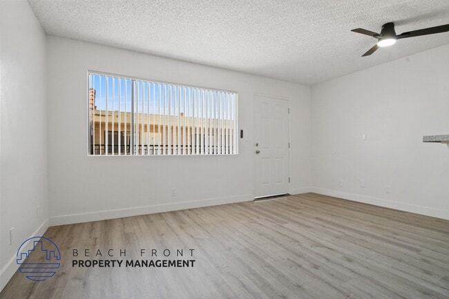 Building Photo - 1555-1557 Carson St.