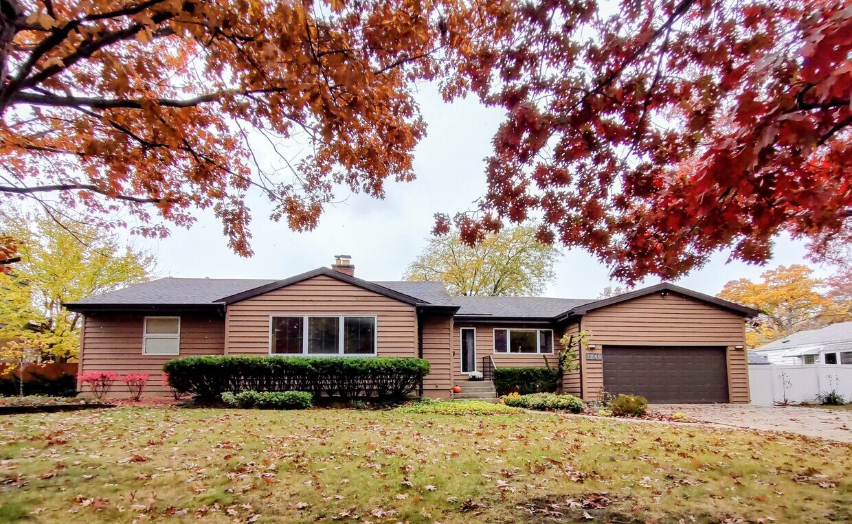 Primary Photo - 7249 W 109th Pl