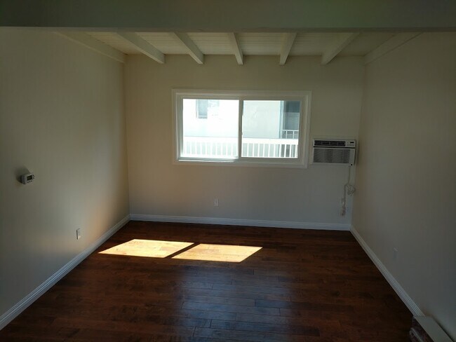 Building Photo - 16554 W Sunset Blvd