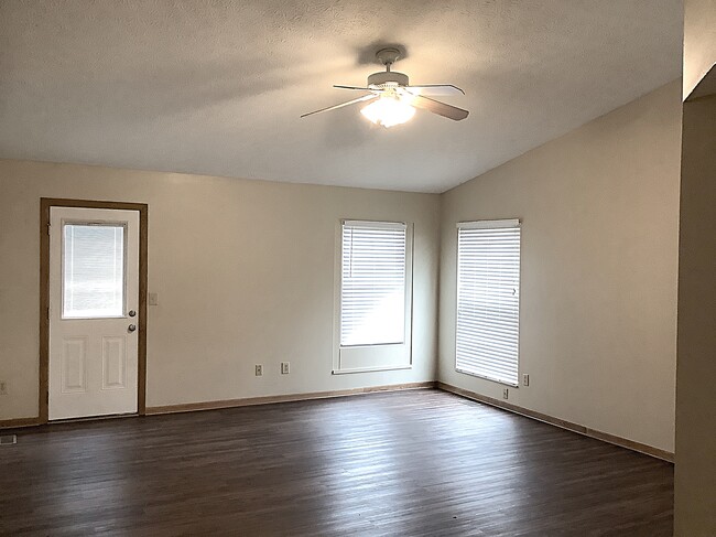 Building Photo - 761 Turos Ct