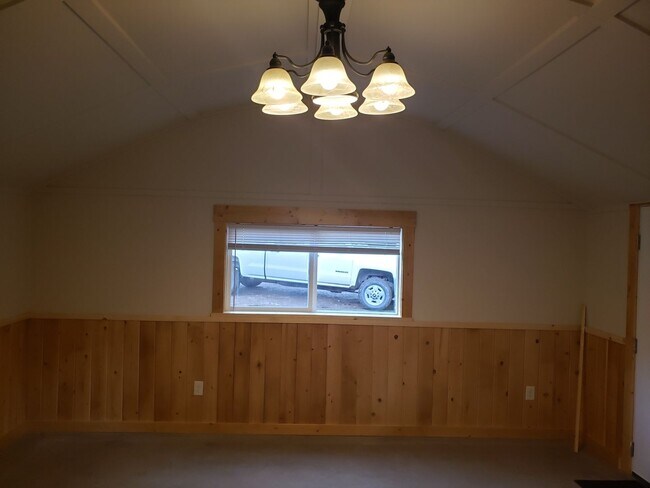 Foto del edificio - 2BDR/1BA Single-level Newly remodeled house in the country off of Rocky Point Rd.