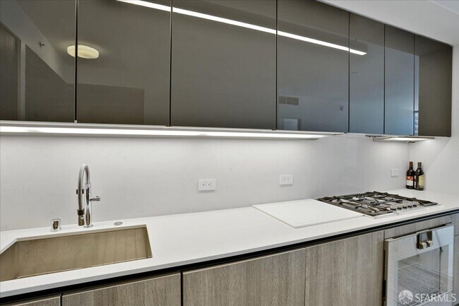 Foto del edificio - 201 Folsom St