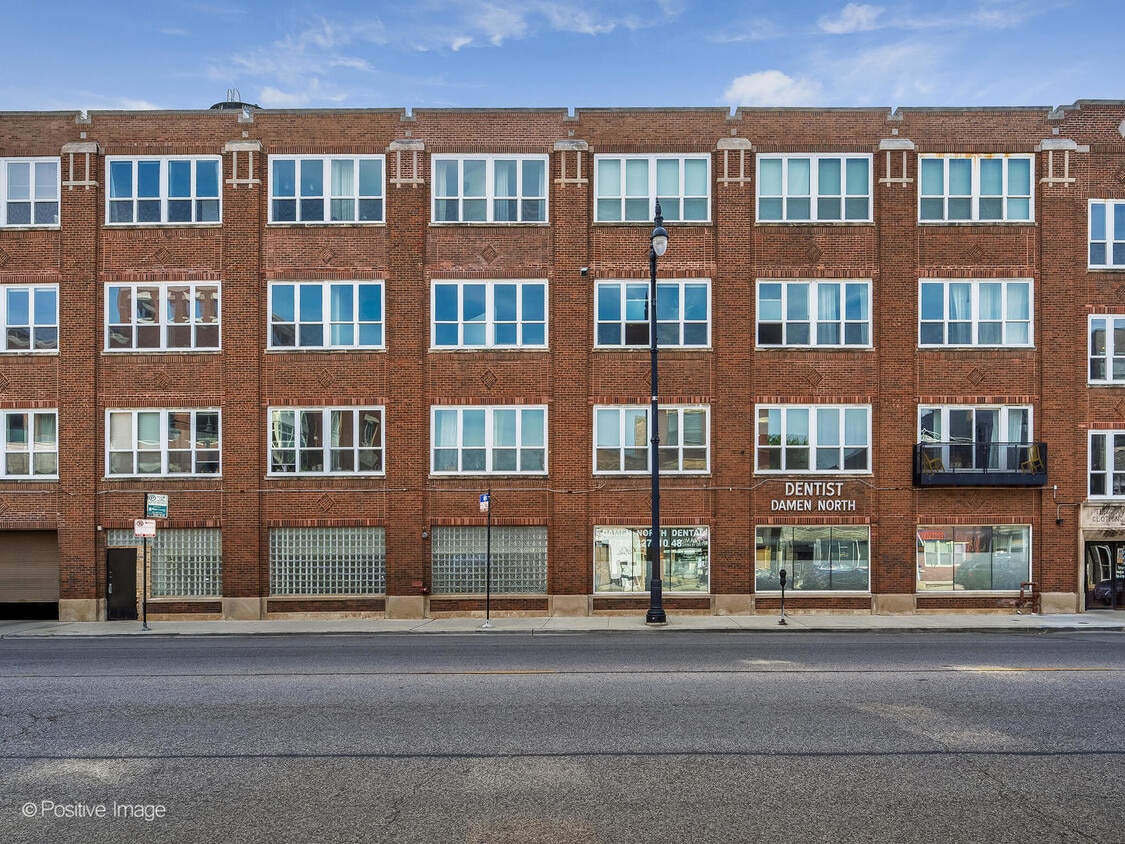 Foto principal - 1725 W North Ave