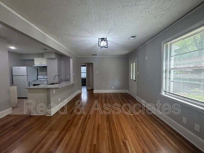 Building Photo - 743 Shotwell St