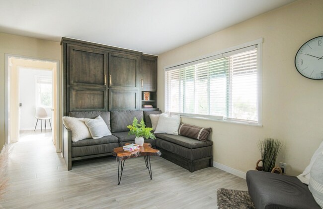 Foto del edificio - La Jolla Studio With Ocean Views