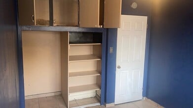 Building Photo - 2583 Roseview Pl