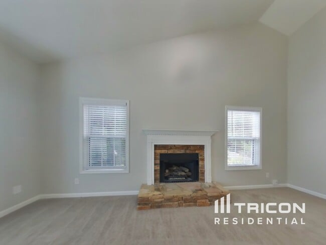 Building Photo - 2030 Township Dr